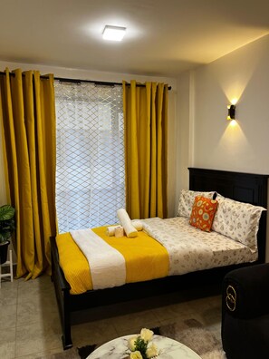 1 habitación, tabla de planchar con plancha, wifi y ropa de cama 