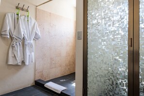 Shower - Downtown Playa Oasis | 3BR Condo Steps to Beach & Dining (Playa Del Carmen)