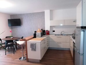 Private kitchen - Cà Bertera: Active Holiday and Peace in the center of Tiarno (Tiarno di Sopra)