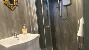 Deluxe Room | Bathroom