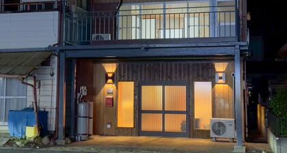 The Old Futon Shop HU1