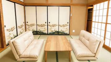 ファミリー ハウス 3 ベッドルーム 禁煙 キッチン | 客室ごとに異なる装飾、客室ごとに異なるインテリア、遮光カーテン、WiFi (無料)