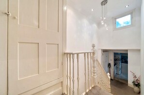 Interior - Quiet London Flat • Free Parking • 6-min Elizabeth Line • Near Greenwich & O2 (London)