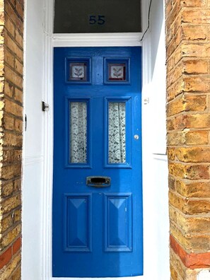 Exterior detail - Quiet London Flat • Free Parking • 6-min Elizabeth Line • Near Greenwich & O2 (London)