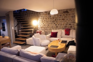 Living area - Vrbo Property (Tiranges)