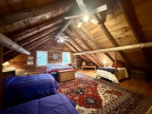 3 bedrooms, desk, free WiFi, bed sheets