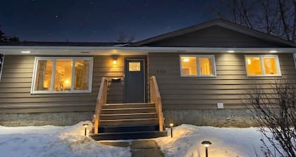 Cozy Modern Farmhouse, Steps from Mirror Lake!