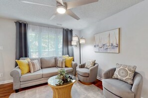 Living area - Coastal Escape Steps From The Beach & Boardwalk (Myrtle Beach)