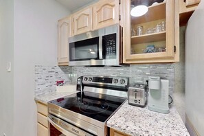 Private kitchen - Coastal Escape Steps From The Beach & Boardwalk (Myrtle Beach)