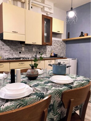 Private kitchen - Bolognina Studio - cozy studio near the station and the fairgrounds (Bologna)