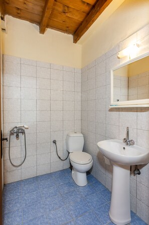 Shower, towels - Villa Maria Studio 7 (Ligres)