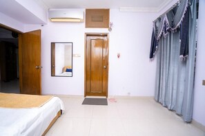3 bedrooms, Internet - Spacious 3BR Apartment in Dhanmondi (Dhaka)