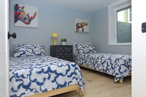2 habitaciones, tabla de planchar con plancha, wifi y ropa de cama 