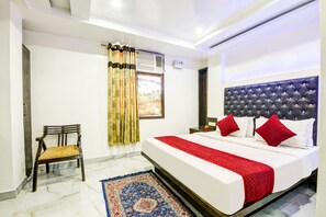 Deluxe Double Room - hotel saffron inn-5 Minute from NDLS (New Delhi)