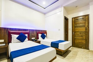 Deluxe Double or Twin Room | Spa - hotel saffron inn-5 Minute from NDLS (New Delhi)
