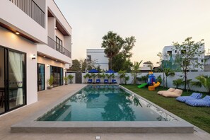 Outdoor pool - Blanc Smith Private Villa (Siem Reap)