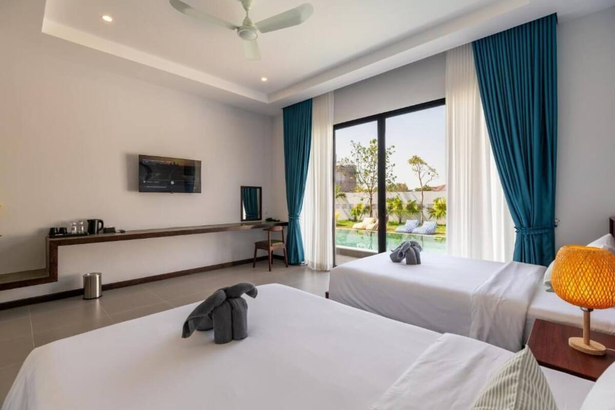 Deluxe Villa, 5 Bedrooms, Balcony, Pool View