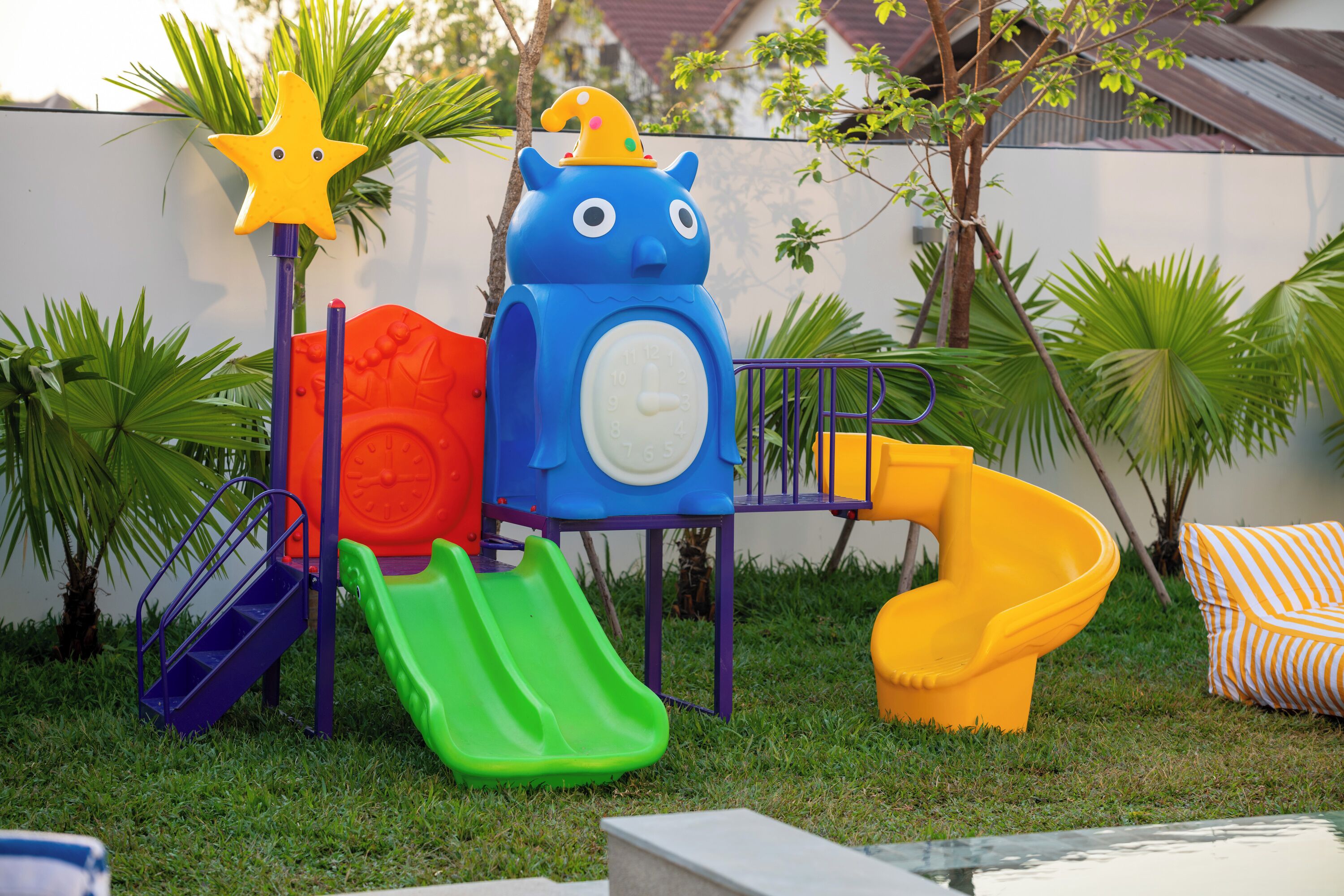 Children’s play area – outdoor
