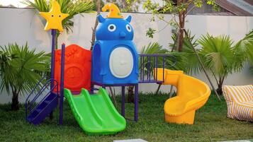 Children’s play area – outdoor