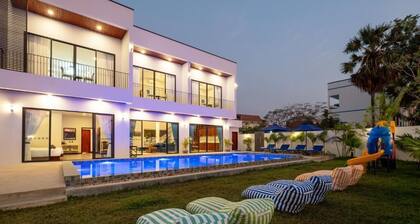 Blanc Smith Private Villa