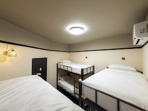 Room - Melmond Maison (George Town)