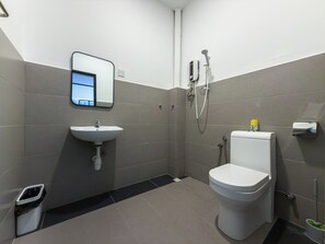 Bathroom - Melmond Maison (George Town)