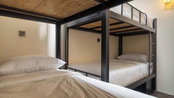 Basic Quadruple Room, Non Smoking