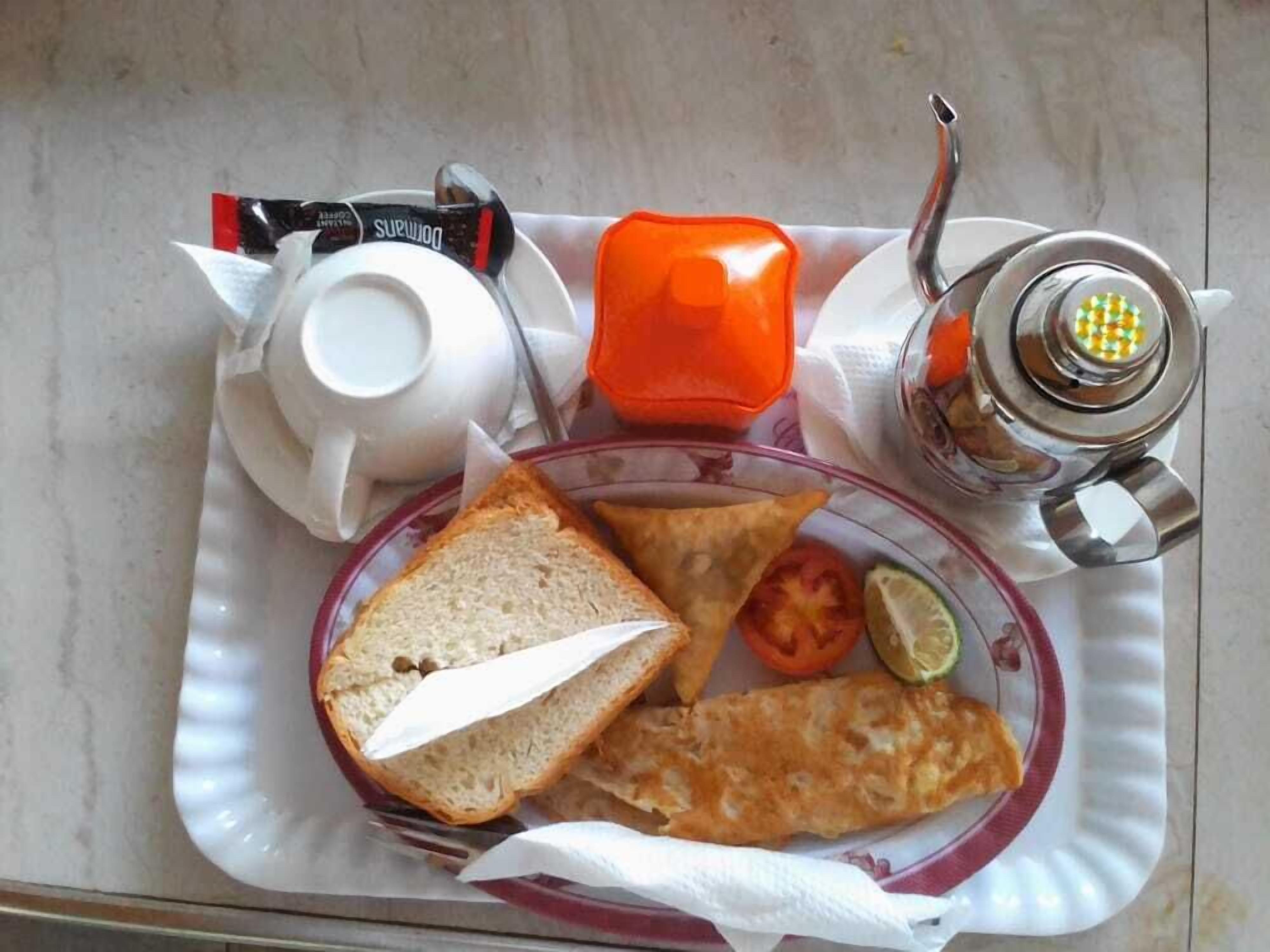 Tägliches inbegriffenes kontinentales Frühstück
