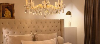 Renovated historic Marquette vacation apartment in the green