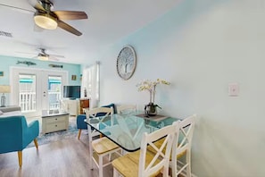 Dining - Bright Condo in Paradise (Key West)