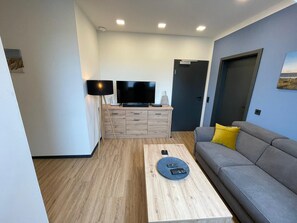 Smart TV, DVD player, stereo - Vacation home Kompass - Apartment West (Wittmund)