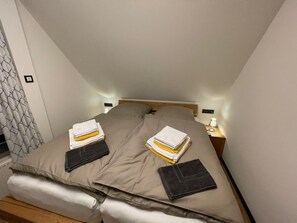 1 chambre, coffres-forts dans les chambres, fer et planche à repasser