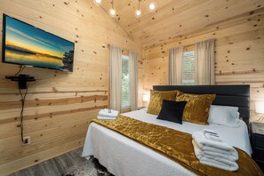 2 bedrooms, WiFi, bed sheets - Private & Modern Creekside Cabin w/ Hot Tub and Fire Pit - Great Location! (Cherry Log)