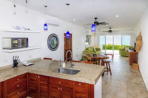 Interior - Enjoy the beach and the sunset in this beautiful beachfront home (Chuburná)