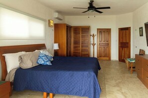 3 bedrooms, Internet, bed sheets - Enjoy the beach and the sunset in this beautiful beachfront home (Chuburná)