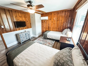 Room - Pickleball and Play at Kerr Lake (Henderson)