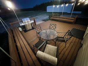 Outdoor dining - Pickleball and Play at Kerr Lake (Henderson)