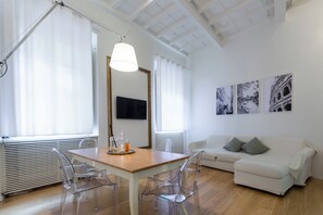 Smart TV - Home in the Spanish Steps (Roma)