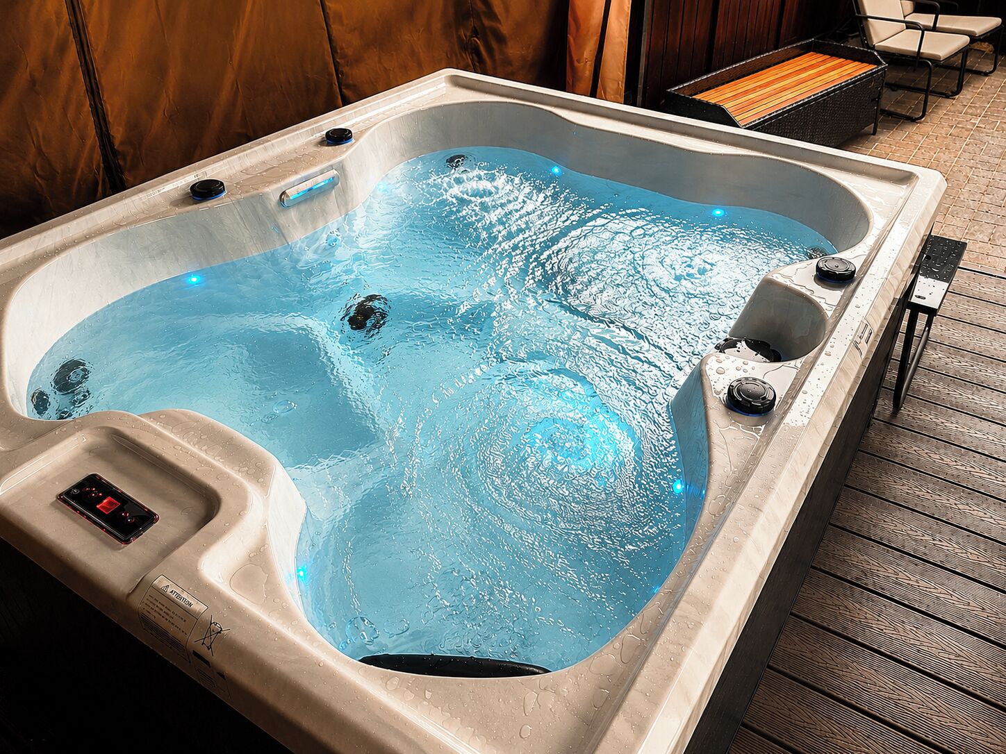 室內 SPA 浴池