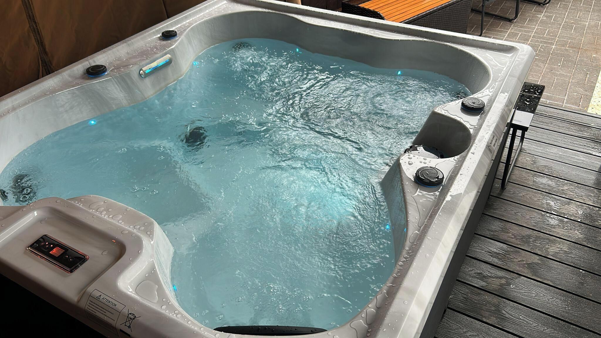 Bain à remous extérieur