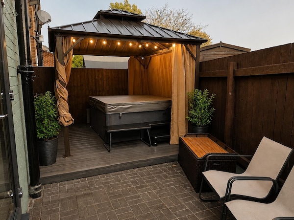Contractor Stays / Hoole /Private Hottub - Chester
