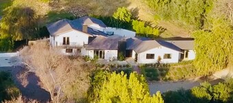 Private Hillside 2BR Suite Near Town