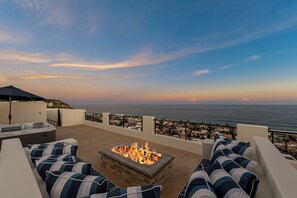 Terrace/patio - Spacious 3-bedroom condo in charming San Jose del Cabo (San Jose del Cabo)
