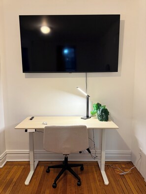 Interior - Comfortable Private Room in Prime Location (New York)