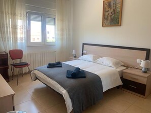 Room - Casa Frutales - Charming country house with orchard near the beach in Galicia (As escaselas)