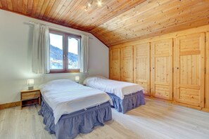 Room - 4 Bedroom Chalet with Large Terrace in Morzine (Morzine)