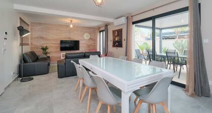 Spacious, comfortable house for 12 people near Lyon and Eurexpo