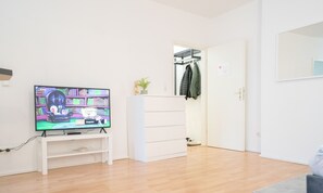 Interior - Practical 1-room apartment with good connections, close to the university hospital (Magdeburg)