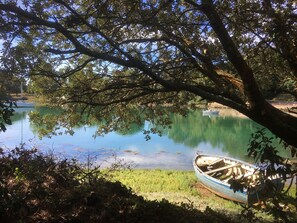 Miscellaneous - Residence in Saint Cado, on the Ria d'Etel, famous for the house with blue shutters (Belz)