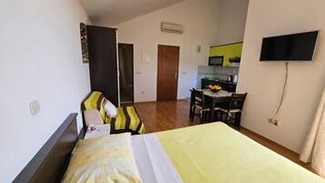 Studio (Studio Apartment with Balcony and Sea) | 6 bedrooms